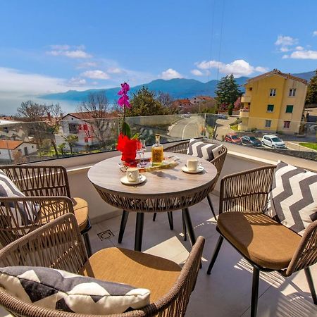 Apartment Top View With Balcony And Private Parking Rijeka Exterior foto