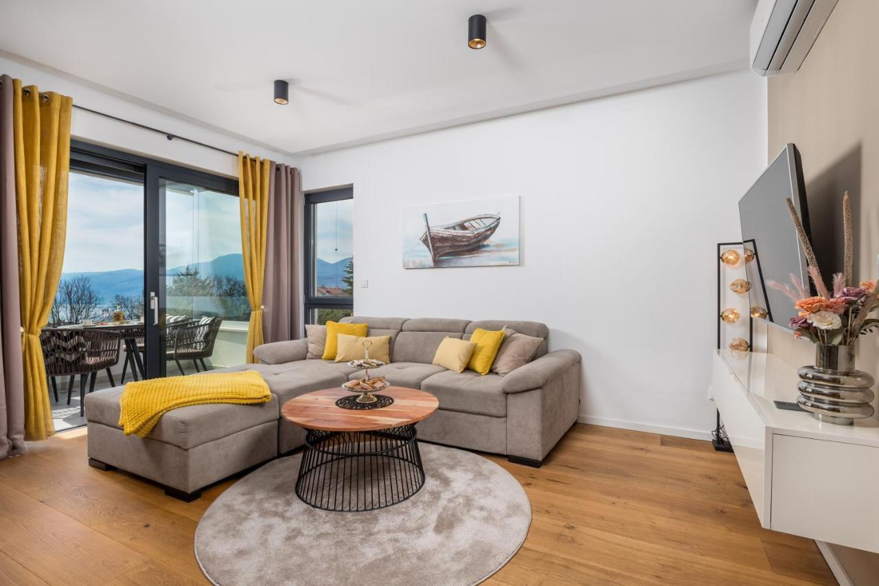 Apartment Top View With Balcony And Private Parking Rijeka Exterior foto