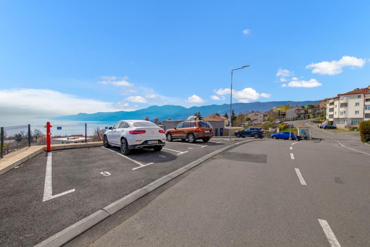 Apartment Top View With Balcony And Private Parking Rijeka Exterior foto
