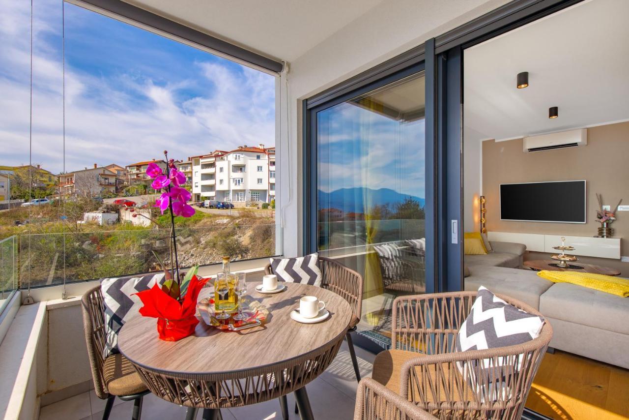 Apartment Top View With Balcony And Private Parking Rijeka Exterior foto