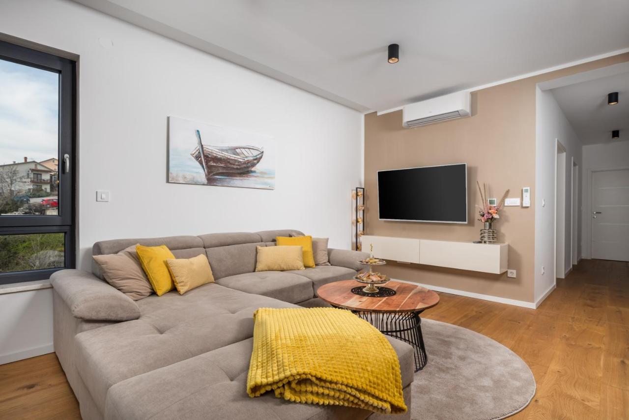 Apartment Top View With Balcony And Private Parking Rijeka Exterior foto