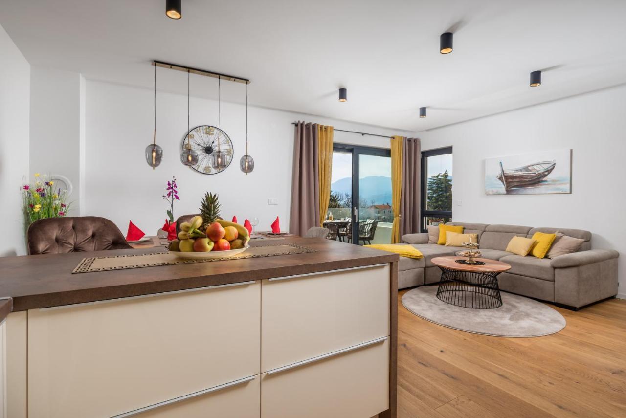 Apartment Top View With Balcony And Private Parking Rijeka Exterior foto