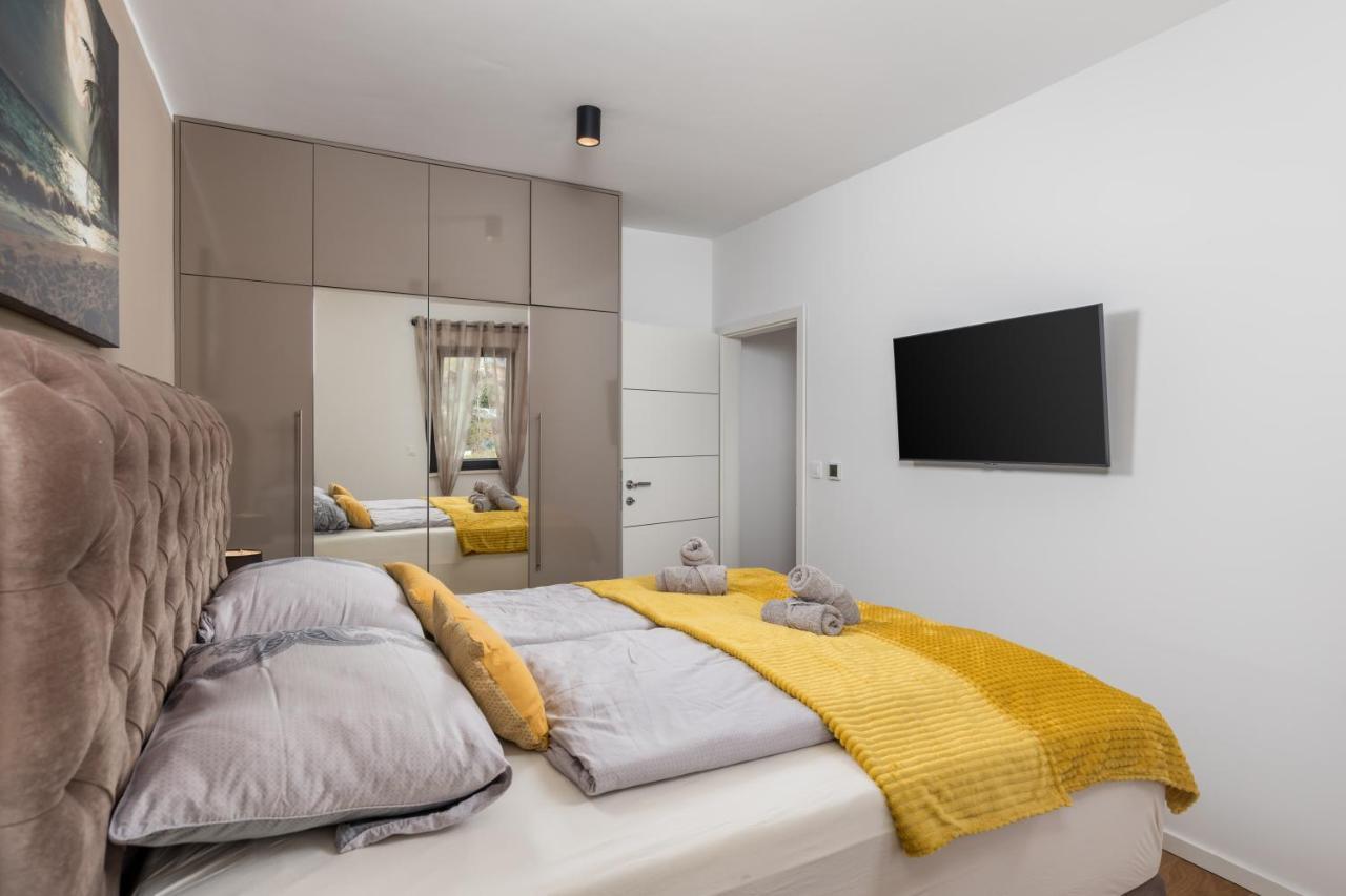 Apartment Top View With Balcony And Private Parking Rijeka Exterior foto