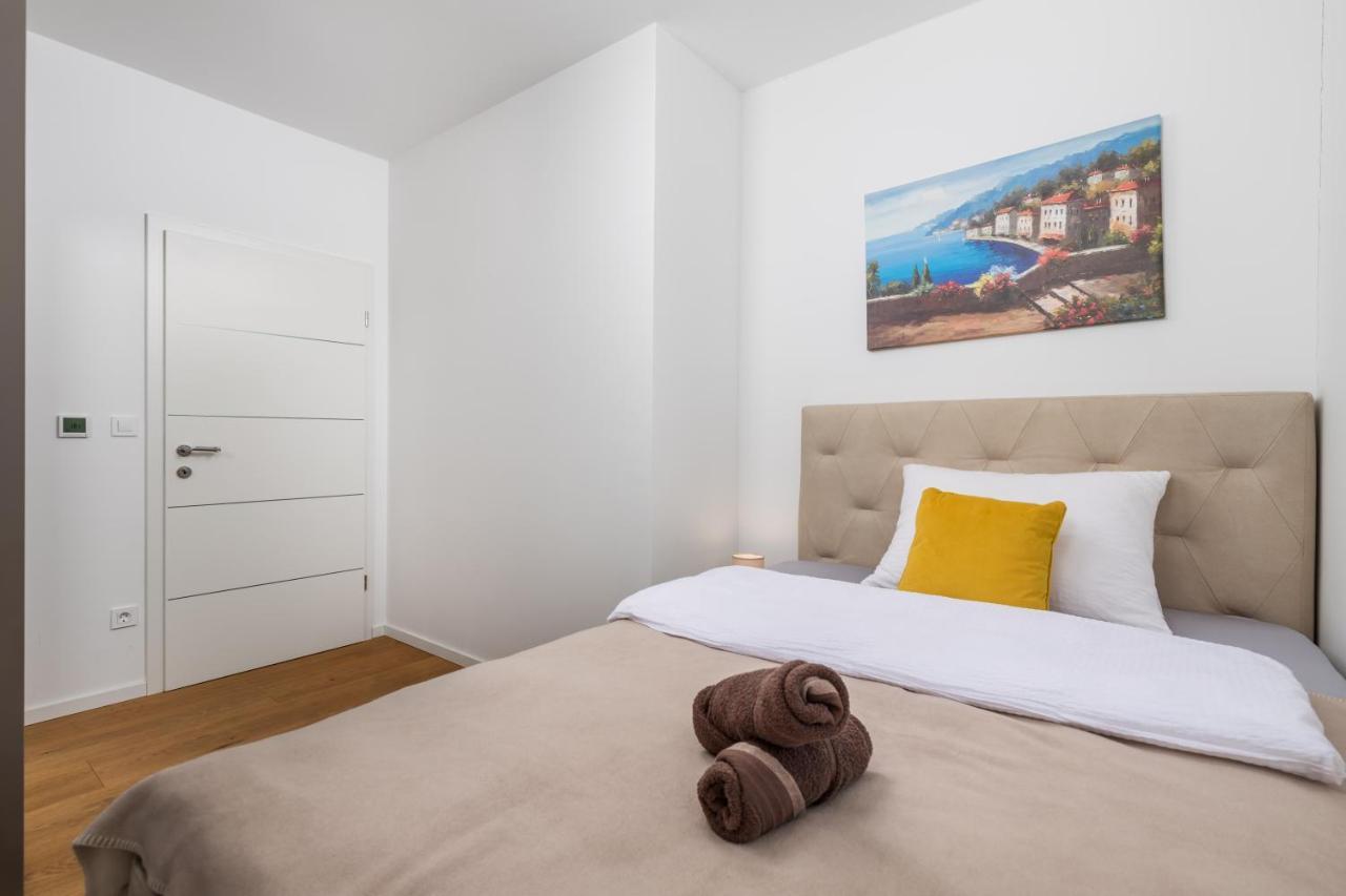 Apartment Top View With Balcony And Private Parking Rijeka Exterior foto